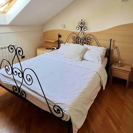 Prostrani U Istorijskom Centru Grada Anna