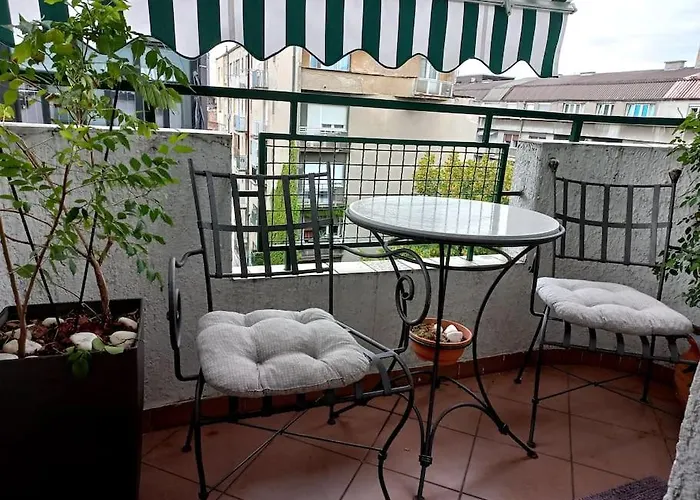 Prostrani U Istorijskom Centru Grada Anna * Belgrad